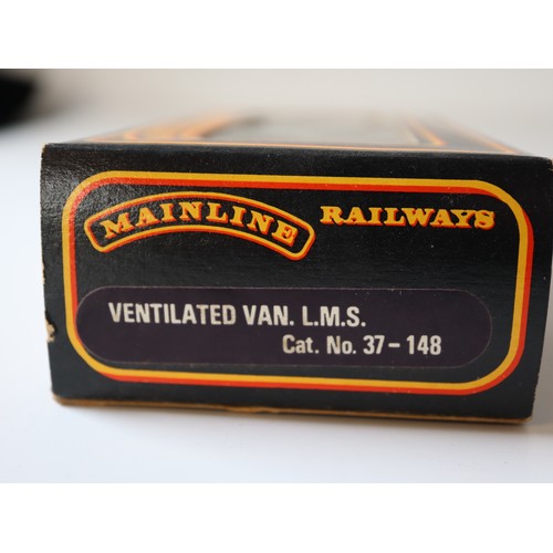 206 - Mainline Railways 00 Gauge B.R (W.R) BSKCoach Chocolate / Cream 2nd Class (2), 0-6-0 2251 Class Coll... 