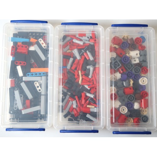 255 - LEGO - Quantity of sorted loose pieces mainly Technics