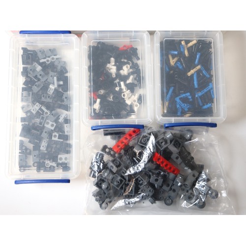 255 - LEGO - Quantity of sorted loose pieces mainly Technics