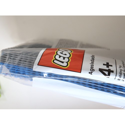 256 - LEGO - Large quantity of sealed new Poly bags with multiple bricks and connectors including a sealed... 