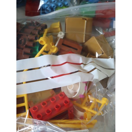 257 - LEGO Duplo - Large collection of New Sealed Poly bags and used Duplo Pieces including various animal... 