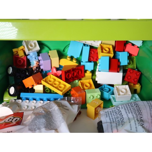 257 - LEGO Duplo - Large collection of New Sealed Poly bags and used Duplo Pieces including various animal... 