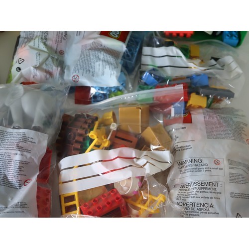 257 - LEGO Duplo - Large collection of New Sealed Poly bags and used Duplo Pieces including various animal... 