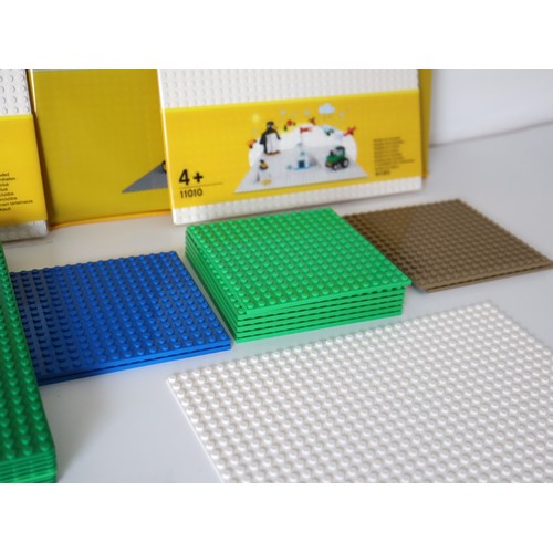 264A - LEGO - Various loose bricks , connectors, accessories + multiple base plates