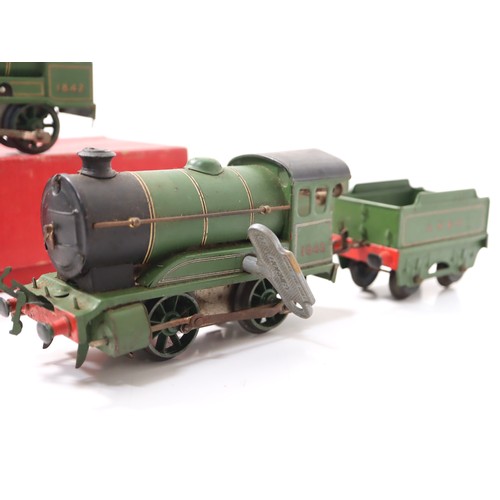 272 - Two Hornby Tin Plate Post-war Type 501 0-4-0 Loco and Tenders LNER green No.1842 clockwork - Gauge O