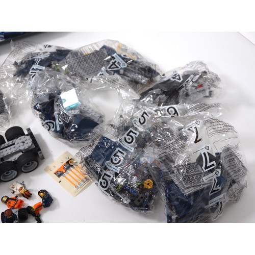 285 - LEGO - 8635 Agents: Mobile Command Center - Boxed part built bags 4-7 still sealed