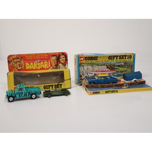 291 - Corgi Toys Gift Set 7 DAKTARI & Gift Set 10 Marlin Rambler With Ottersport Kayak Figure & Trailer - ... 