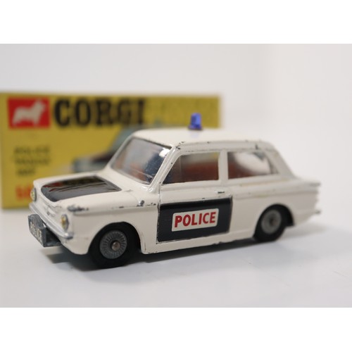 293 - Corgi Toys 486 Kennel Service Wagon + 506 Police 