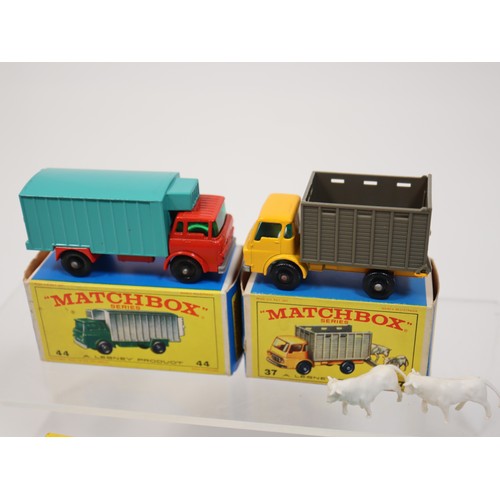 391 - Matchbox 37 Cattle Truck, 44 Refrigerator Truck, New 43 Pony trailer in E4 Series Boxes + 60 Truck w... 