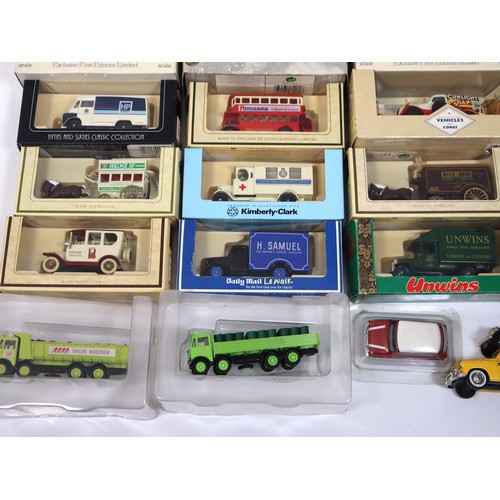 393 - A quantity of various scale die-cast boxed and loose commercial vehicle models Lledo, matchbox, Days... 