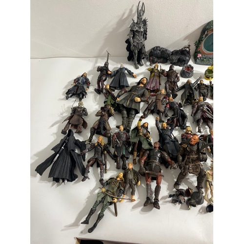 Large collection of Various Lord of the Rings Figures and accessories