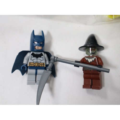 198 - Lego Batman 7786 - The Batcopter The Chase for Scarecrow - Boxed with minifigures & instructions
