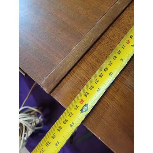 450A - Rigonda Symphony Radiogram with Turntable

Vintage Rigonda Symphony radiogram in a wooden cabinet, f... 