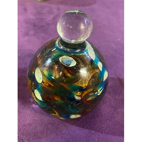 421 - A quantity of Collectable glasswares including, Bowls, Decanters, Paper weights and some Napkin ring... 