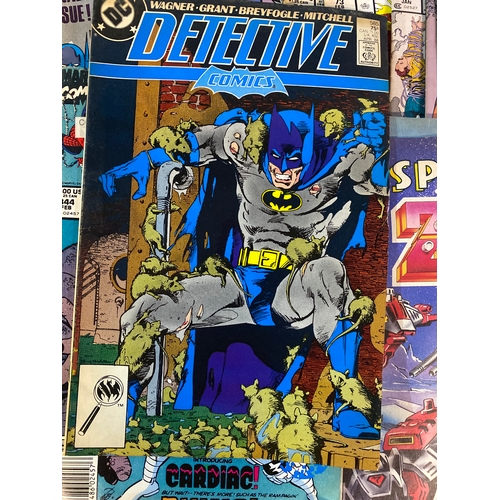 423 - A quantity of Vintage DC and Marvel Comics