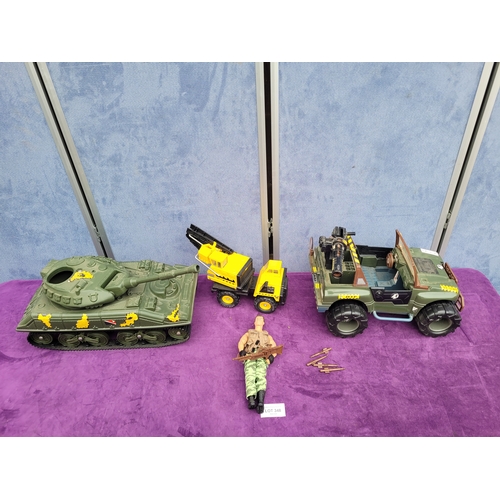 268 - Collection of action Man includes 2 action men 1 tank and Action Man Jeep