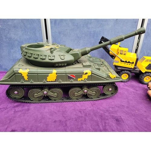 268 - Collection of action Man includes 2 action men 1 tank and Action Man Jeep