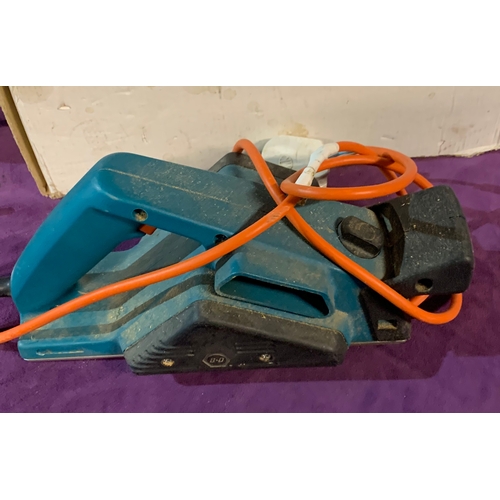 465 - A selection of various power tools including Black & Decker (KA185E) orbital sander, Black & Decker ... 