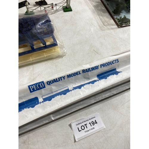 194 - Hornby R4009A SR Composite Coach (malachite) 