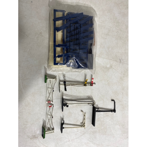 194 - Hornby R4009A SR Composite Coach (malachite) 