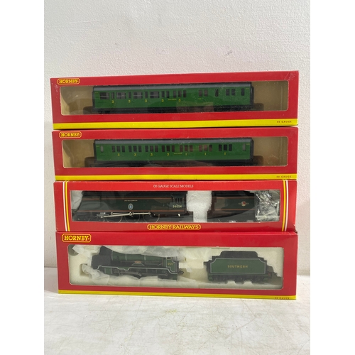 194 - Hornby R4009A SR Composite Coach (malachite) 