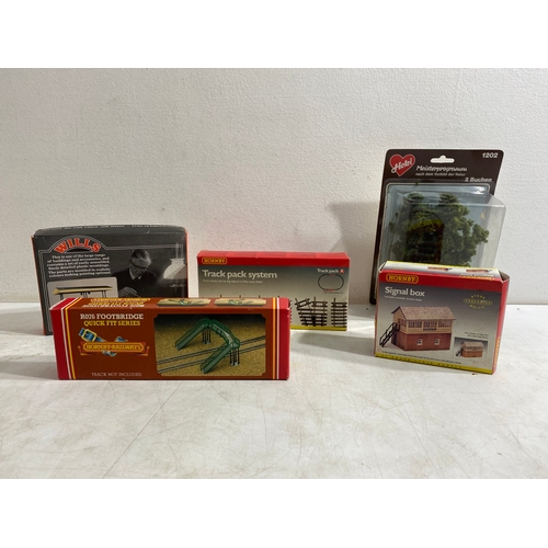 194 - Hornby R4009A SR Composite Coach (malachite) 