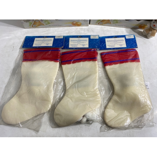 204 - Vintage 1980/90's The Snowman bundle including Three Stockings, Musical Mobile plushie and Two sets ... 