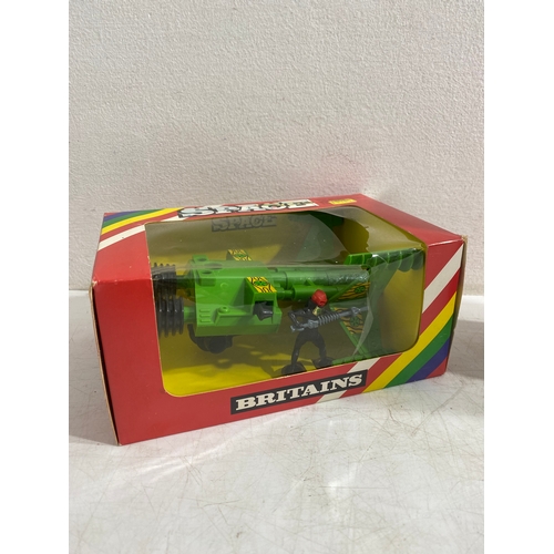 209 - Britains Stargard Flight Buggy 9114, Alien Space Cannon 9125, Stargard Space Cannon 9115 and Accesso... 