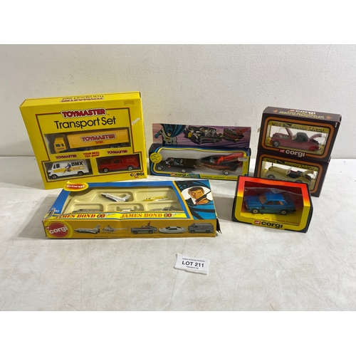 211 - Corgi Transporter Set, James Bond 007 set 3082, Batmobile and Bat boat set 3 , Triumph Acclaim 276, ... 