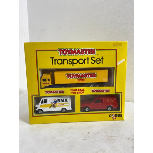 211 - Corgi Transporter Set, James Bond 007 set 3082, Batmobile and Bat boat set 3 , Triumph Acclaim 276, ... 