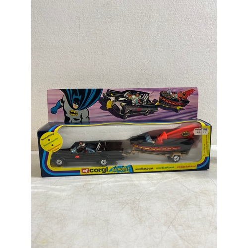 211 - Corgi Transporter Set, James Bond 007 set 3082, Batmobile and Bat boat set 3 , Triumph Acclaim 276, ... 