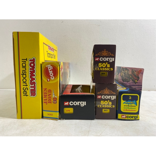 211 - Corgi Transporter Set, James Bond 007 set 3082, Batmobile and Bat boat set 3 , Triumph Acclaim 276, ... 