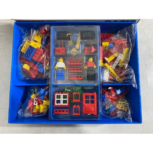 217 - Lego System 4548 Lego Basic sets 520, 530, 310, Lego Accessory packs 814 & 993