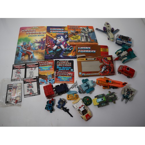 89 - 1980's Hasbro Transformers G1 Autobots & Decepticon action figures & annuals includes Ironhide, Sand... 