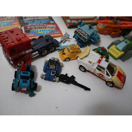 89 - 1980's Hasbro Transformers G1 Autobots & Decepticon action figures & annuals includes Ironhide, Sand... 