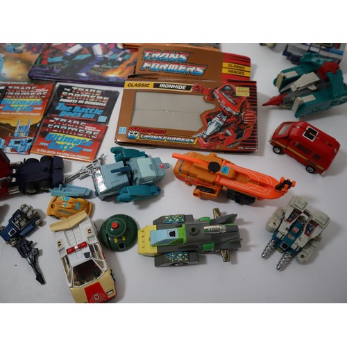 89 - 1980's Hasbro Transformers G1 Autobots & Decepticon action figures & annuals includes Ironhide, Sand... 