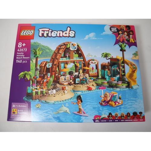 137 - Lego Friends - 42673 Family Holiday Beach Resort - Boxed with instructions / Minifigures