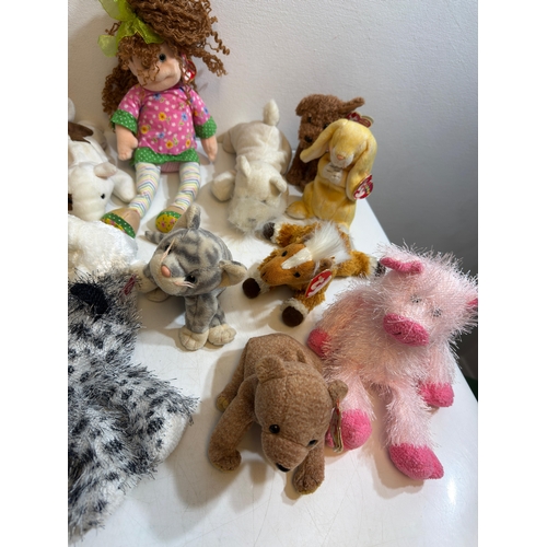701 - A Collection of Children's Teddy's/Toys