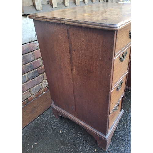 565 - Antique 19th Century Oak knee hole desk
