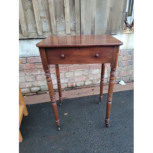 581 - 3 side tables
