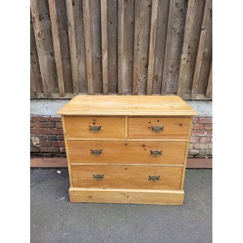 617 - Vintage pine chest of draw 2 over 2