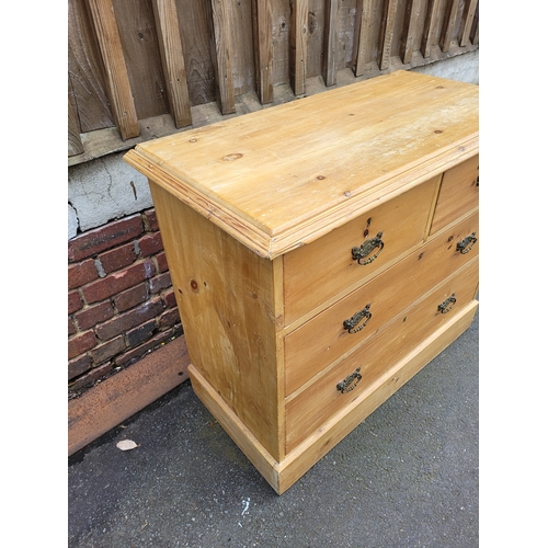 617 - Vintage pine chest of draw 2 over 2