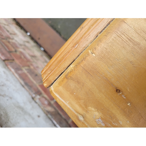 617 - Vintage pine chest of draw 2 over 2