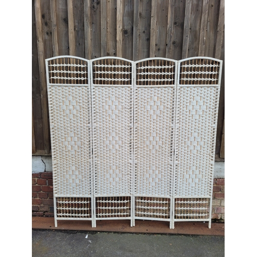 622 - wicker room divider