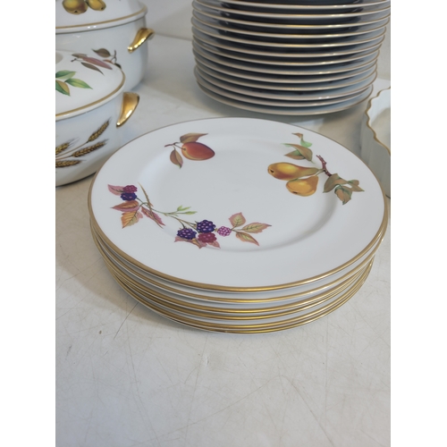 230 - Royal Worcester Porcelain Evesham dinner service set includes plates, tureen's, serving dishes, cake... 