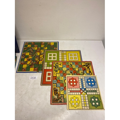 225 - A collection of Tabletop games including Go, Taxi, Pirate and Traveler, Quadwrangle, Halma, Draughts... 