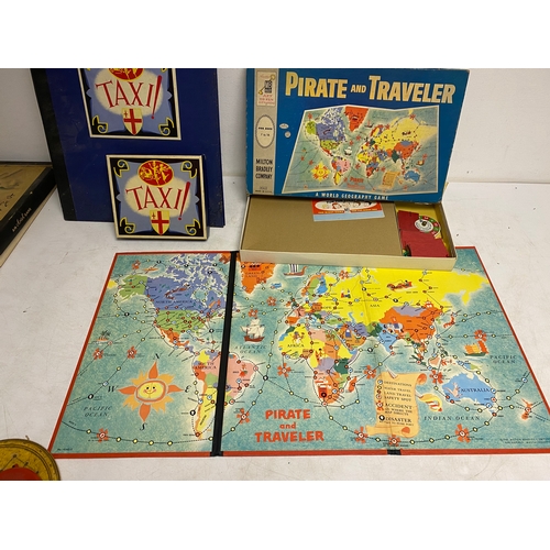 225 - A collection of Tabletop games including Go, Taxi, Pirate and Traveler, Quadwrangle, Halma, Draughts... 
