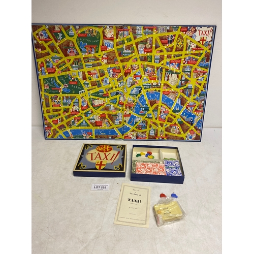 225 - A collection of Tabletop games including Go, Taxi, Pirate and Traveler, Quadwrangle, Halma, Draughts... 