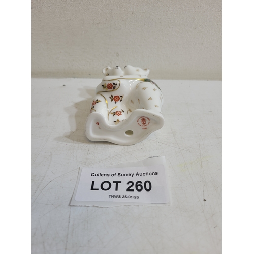 260 - Royal Crown derby 'Bear hug' Figure
