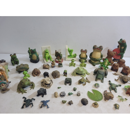 293 - Collection of Frog and toad and animal collectables